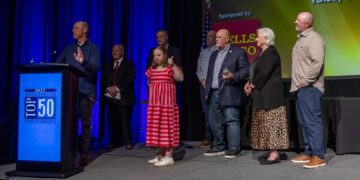 Top 50 Dealers: Camperland of Okla. Brings Home Decio Award